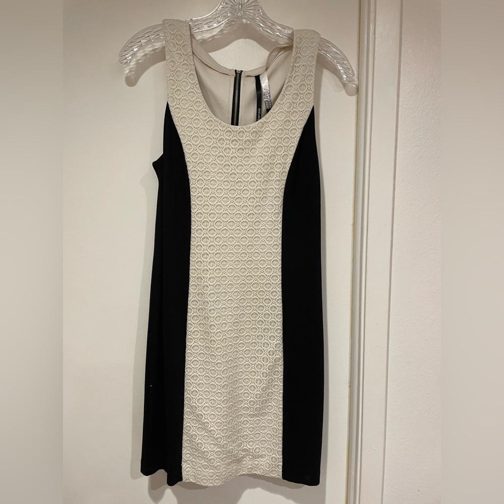 Kenzie black and white body hugging dress